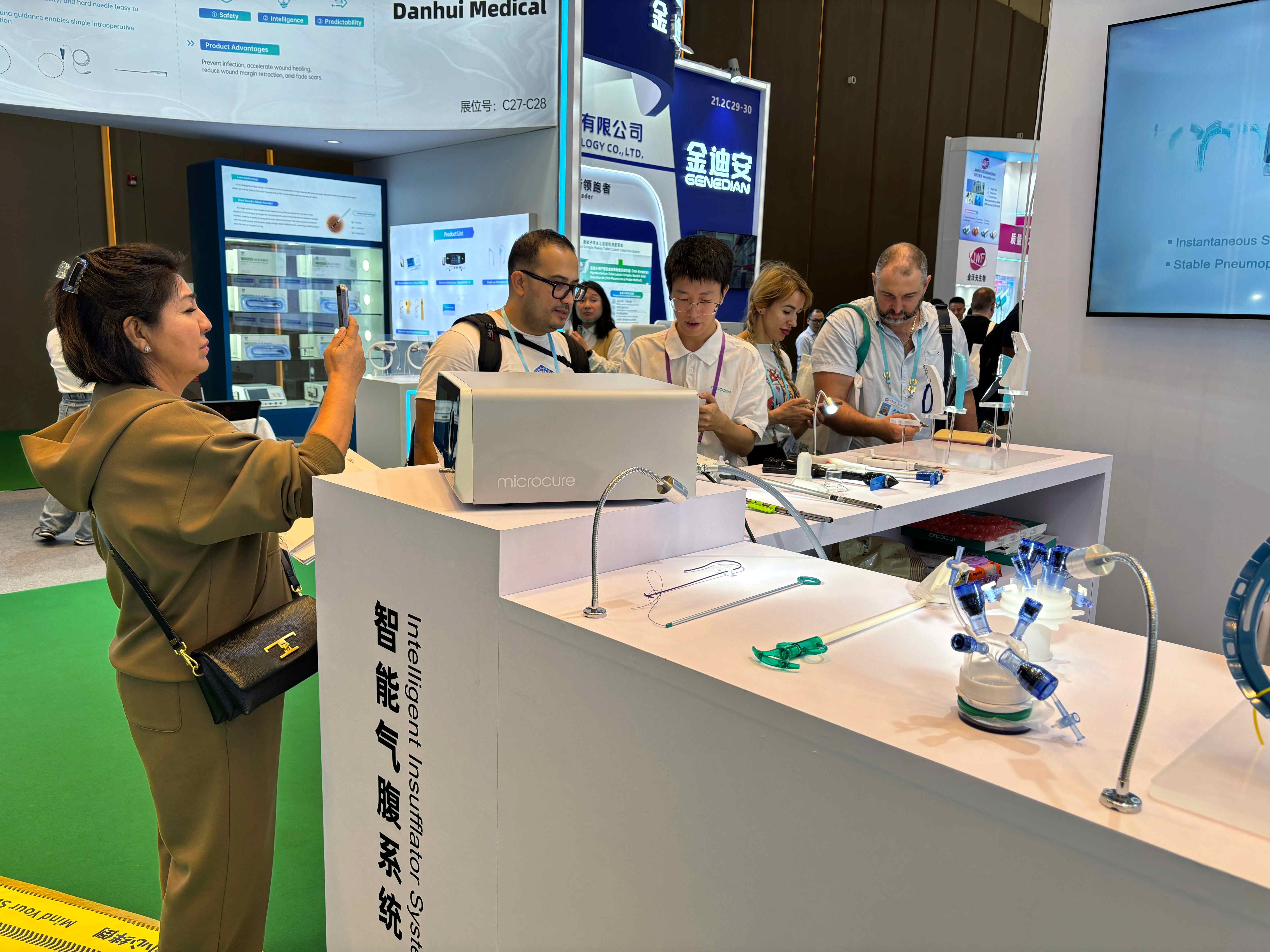 1761983374348042.jpg 廣交會(huì)2(1).jpg